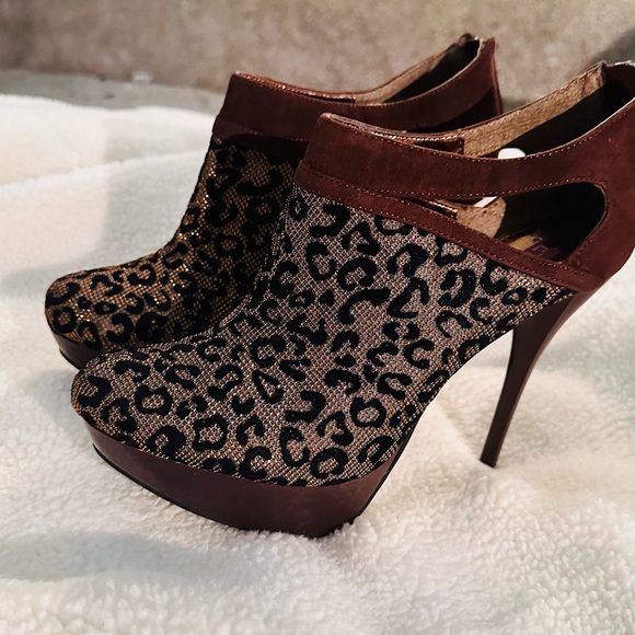 Brown and black animal print booties - Picture 5 of 5